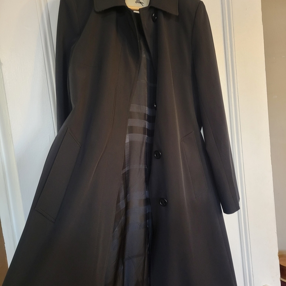 Burberry Black Overcoat - Picture 5 of 10